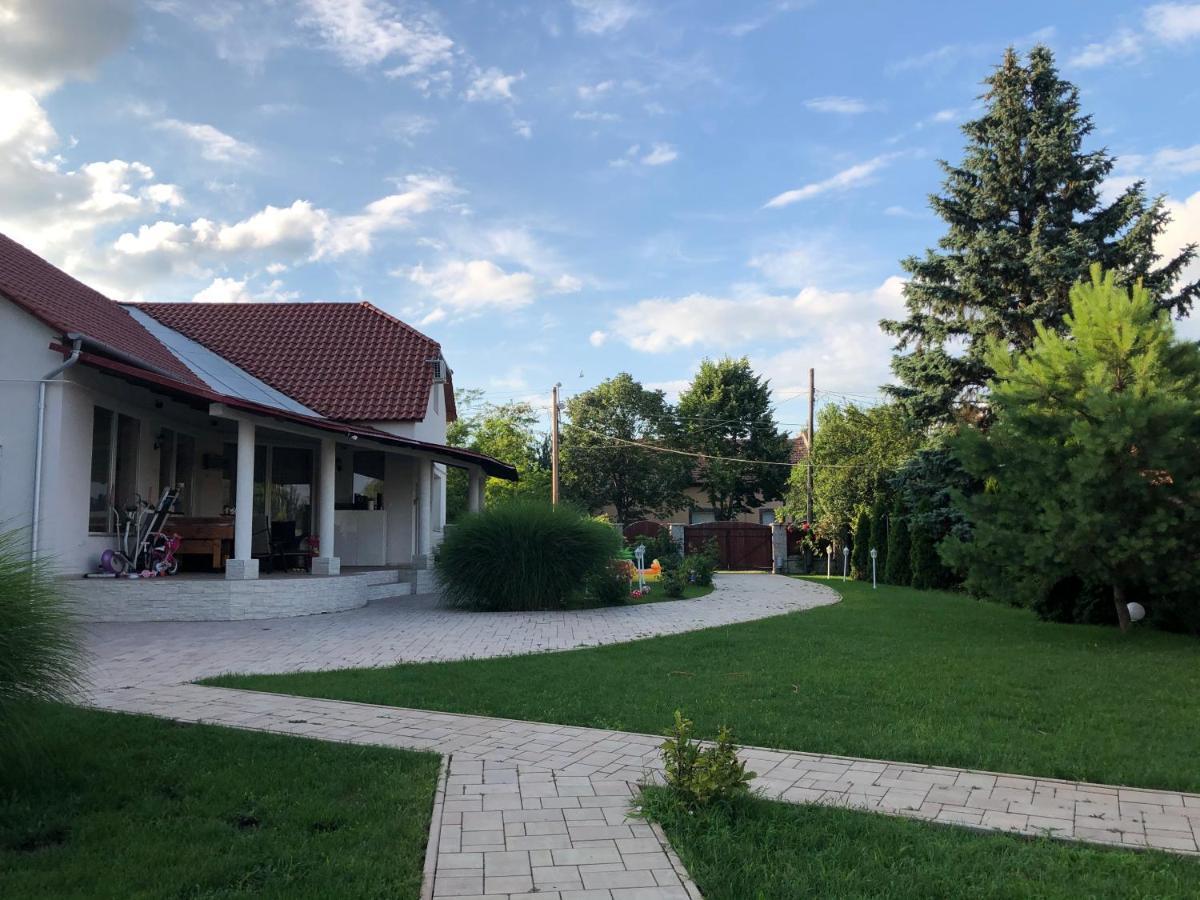 דירות Battonya House מראה חיצוני תמונה