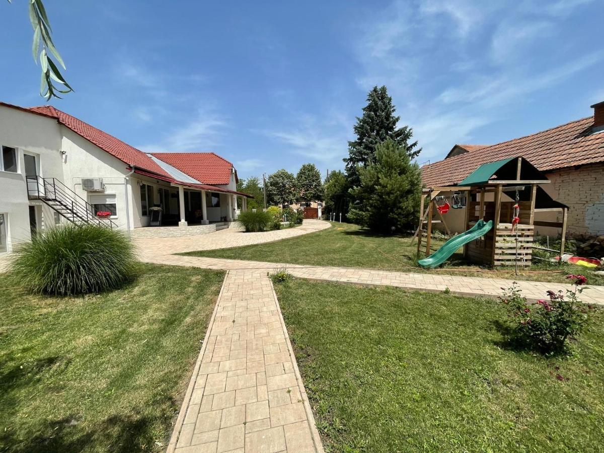 דירות Battonya House מראה חיצוני תמונה