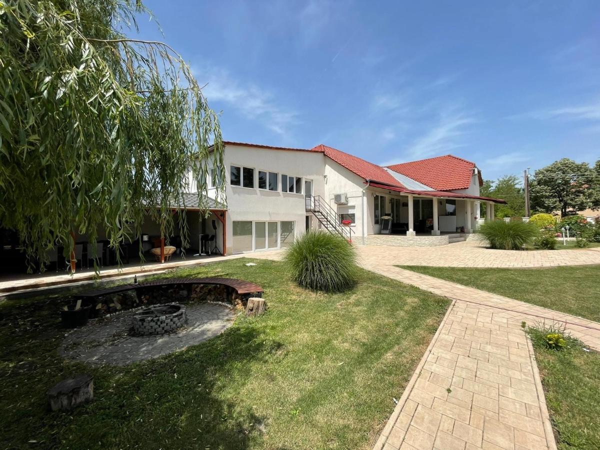 דירות Battonya House מראה חיצוני תמונה