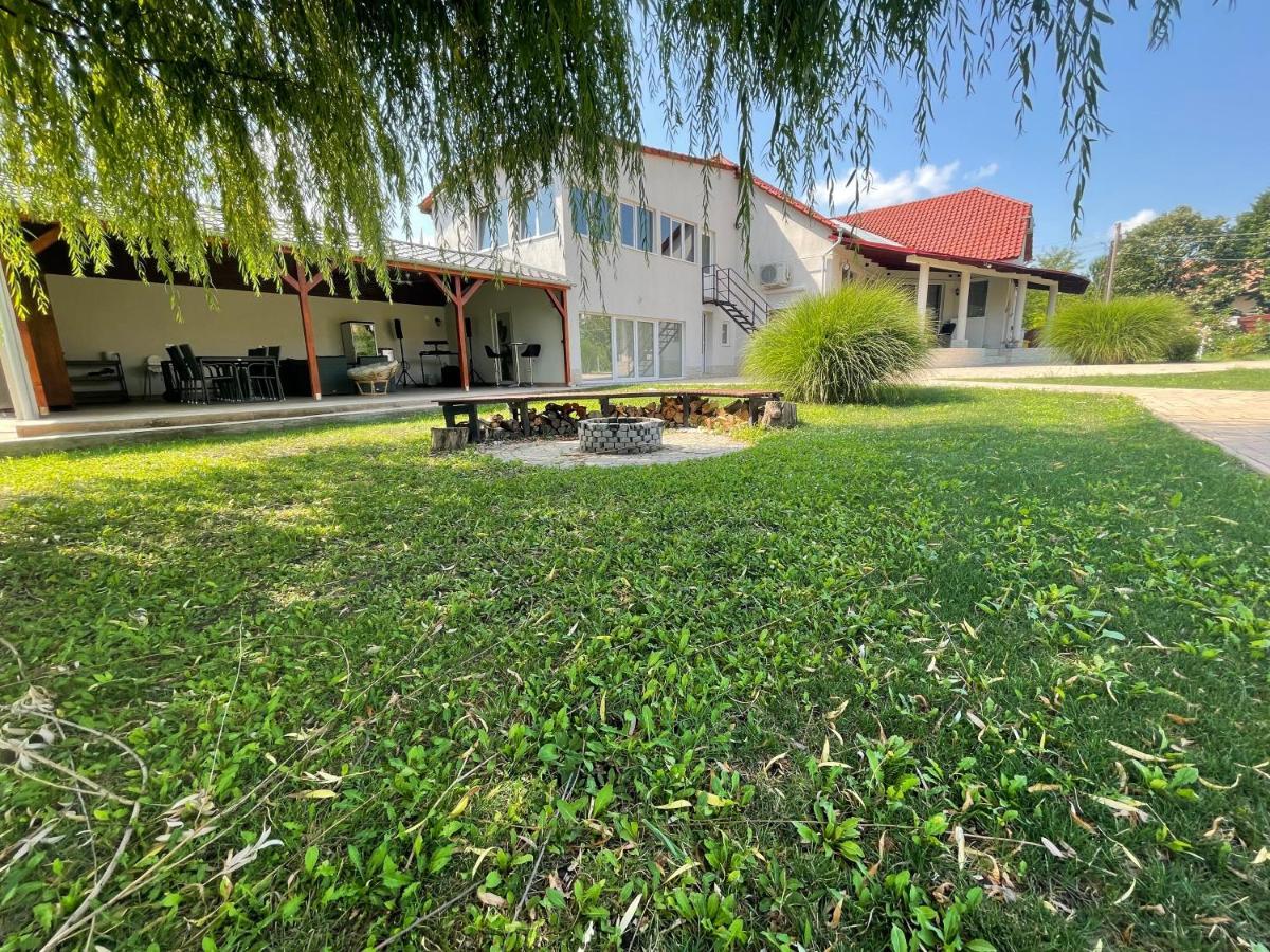 דירות Battonya House מראה חיצוני תמונה