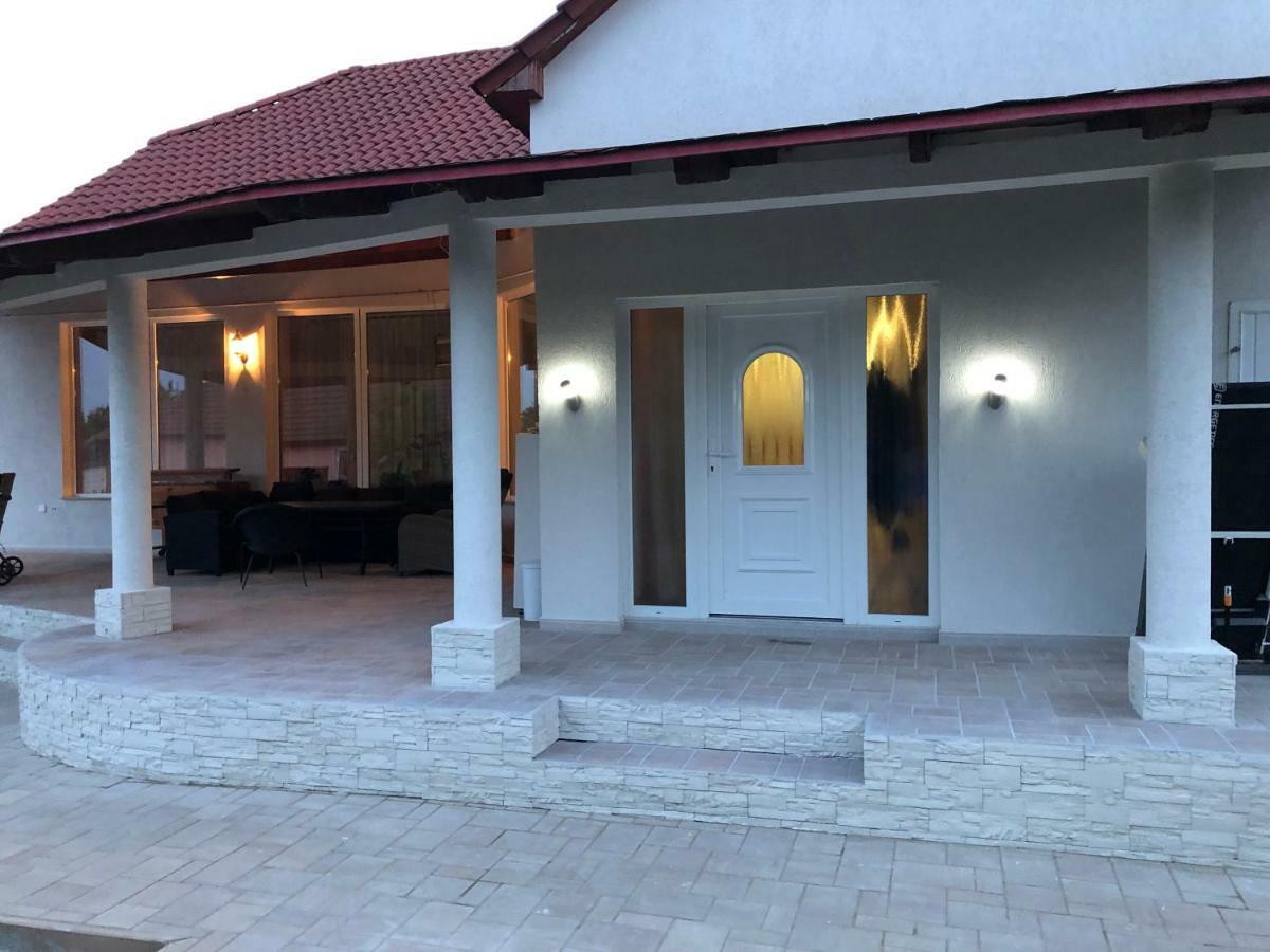 דירות Battonya House מראה חיצוני תמונה